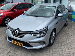 Grijs Gebruikt 2019 Renault Mégane GT Line GT-Line Hatchback | € 14.750 (Eerlijke prijs)