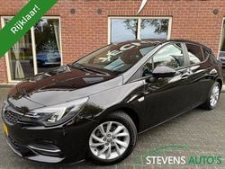 Zwart Gebruikt 2020 Opel Astra Edition Hatchback | € 9.444 (Goede deal)