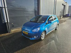 Blauw, metallic lak Gebruikt 2014 Mitsubishi Space Star Intense Hatchback | € 6.945 (Iets duurder)