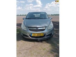 Grijs Gebruikt 2006 Opel Corsa Essentia Hatchback | € 2.250 (Eerlijke prijs)