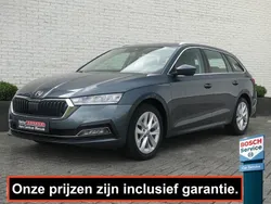 Grijs, metallic lak Gebruikt 2022 Skoda Octavia Style Stationwagen | € 23.800 (Super prijs)