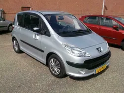 Grijs Gebruikt 2005 Peugeot 1007 Hatchback | € 2.950 (Iets duurder)