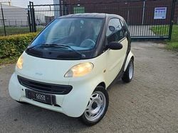 Zwart Gebruikt 2001 Smart ForTwo Coupé Pure Coupé | € 1.850 (Eerlijke prijs)