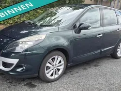 Groen, metallic lak Gebruikt 2010 Renault Scénic III Dynamique MPV | € 3.199 (Goede deal)