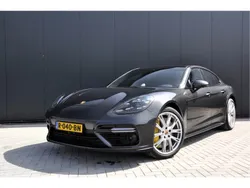 Grijs, metallic lak Gebruikt 2017 Porsche Panamera Turbo S Sedan | € 83.500 (Iets duurder)