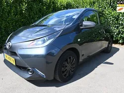 Grijs Gebruikt 2017 Toyota Aygo Hatchback | € 6.950 (Eerlijke prijs)