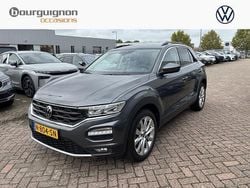 Grijs Gebruikt 2022 VW T-Roc Style SUV | € 23.850 (Eerlijke prijs)