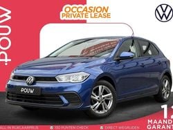 Blauw, metallic lak Gebruikt 2023 VW Polo Life Hatchback | € 22.450 (Eerlijke prijs)