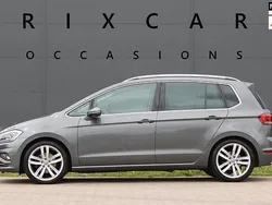 Grijs, metallic lak Gebruikt 2018 VW Golf Sportsvan Highline MPV | € 21.890 (Duur)