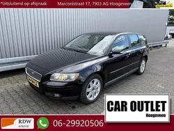 Zwart, metallic lak Gebruikt 2006 Volvo V50 Stationwagen | € 1.750 (Eerlijke prijs)