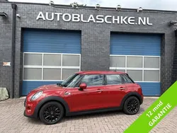 Rood Gebruikt 2016 Mini ONE Business Hatchback | € 13.750 (Eerlijke prijs)