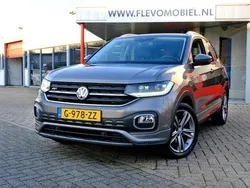 Grijs, metallic lak Gebruikt 2020 VW T-Cross Style SUV | € 18.450 (Eerlijke prijs)