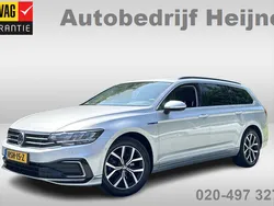 Zilver, metallic lak Gebruikt 2021 VW Passat Business Stationwagen | € 24.445 (Goede deal)