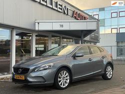 Grijs Gebruikt 2015 Volvo V40 Summum Hatchback | € 7.450 (Eerlijke prijs)