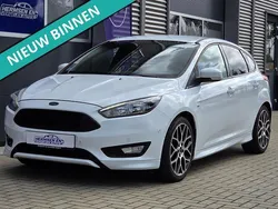 Wit Gebruikt 2017 Ford Focus ST-Line Hatchback | € 12.450 (Goede deal)