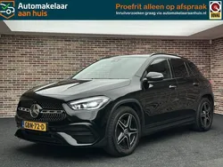 Zwart, metallic lak Gebruikt 2021 Mercedes GLA180 Business SUV | € 34.900 (Eerlijke prijs)