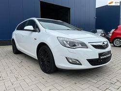 Wit Gebruikt 2011 Opel Astra Cosmo Stationwagen | € 6.999 (Eerlijke prijs)