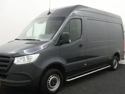 Grijs Gebruikt 2023 Mercedes Sprinter Van | € 37.950 (Goede deal)