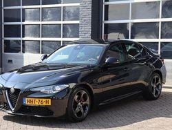 Zwart Gebruikt 2017 Alfa Romeo Giulia Sprint Sedan | € 23.950 (Eerlijke prijs)