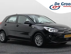 Zwart Gebruikt 2023 Kia Rio Hatchback | € 17.950 (Goede deal)