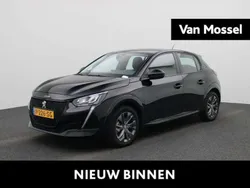 Zwart Gebruikt 2022 Peugeot e-208 Active Hatchback | € 16.900 (Goede deal)