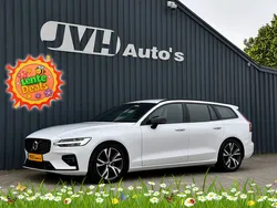 Wit, metallic lak Gebruikt 2021 Volvo V60 R-Design Stationwagen | € 33.750 (Eerlijke prijs)