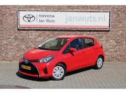Rood Gebruikt 2016 Toyota Yaris Hatchback | € 13.950 (Iets duurder)