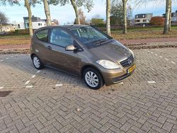 Bruin Gebruikt 2010 Mercedes A160 Coupé | € 2.250 (Eerlijke prijs)
