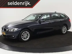 Blauw Gebruikt 2017 BMW 318 Executive Stationwagen | € 12.900 (Goede deal)
