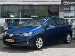 Blauw Gebruikt 2017 Toyota Auris Hybrid Business Edition Hatchback | € 16.450 (Goede deal)