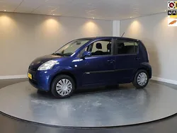 Blauw Gebruikt 2007 Daihatsu Sirion Hatchback | € 2.740 (Eerlijke prijs)