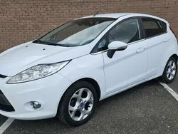 Wit Gebruikt 2011 Ford Fiesta Titanium Hatchback | € 5.299 (Eerlijke prijs)