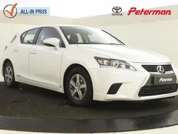 Wit Gebruikt 2017 Lexus CT200h Hatchback | € 15.299 (Eerlijke prijs)