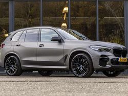 Grijs (mat) Gebruikt 2023 BMW X5 Executive SUV | € 59.950 (Eerlijke prijs)