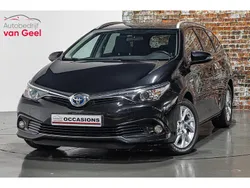 Zwart Gebruikt 2015 Toyota Auris Hatchback | € 12.695 (Eerlijke prijs)