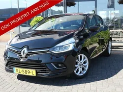 Zwart Gebruikt 2017 Renault Clio IV Intens Hatchback | € 10.900 (Eerlijke prijs)
