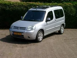 Grijs Gebruikt 2005 Citroën Berlingo Attraction MPV | € 2.750 (Duur)