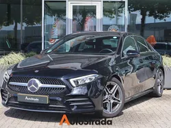 Zwart Gebruikt 2020 Mercedes A180 AMG line Sedan | € 24.500 (Goede deal)