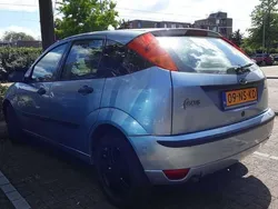 Grijs Gebruikt 2004 Ford Focus Trend Hatchback | € 1.499 (Goede deal)