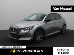 Grijs Gebruikt 2022 Peugeot e-208 Active Hatchback | € 21.940 (Eerlijke prijs)