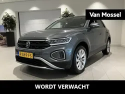 Grijs Gebruikt 2022 VW T-Roc Pro SUV | € 21.900 (Eerlijke prijs)