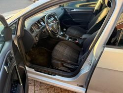 Grijs (metallic) Gebruikt 2015 VW Golf VII Comfortline Stationwagen | € 4.999 (Goede deal)