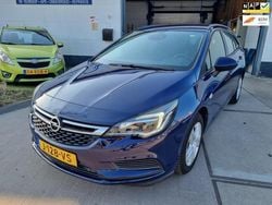Blauw Gebruikt 2017 Opel Astra Edition Stationwagen | € 7.950 (Goede deal)