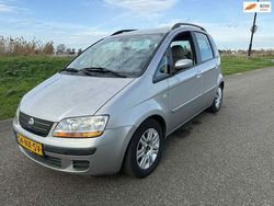 Grijs Gebruikt 2004 Fiat Idea Emotion MPV | € 1.499 (Eerlijke prijs)