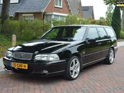 Zwart, metallic lak Gebruikt 2000 Volvo V70 Stationwagen | € 9.995