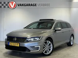 Grijs, metallic lak Gebruikt 2016 VW Passat GTE Stationwagen | € 15.440 (Eerlijke prijs)