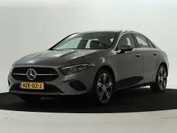 Berggrijs metaalkleur metallic Gebruikt 2024 Mercedes 250 Luxury Sedan | € 36.750