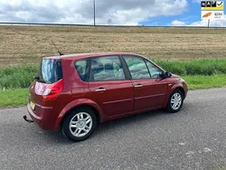 Rood Gebruikt 2008 Renault Scénic II MPV | € 1.450 (Goede deal)