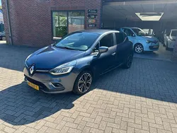 Grijs Gebruikt 2017 Renault Clio IV Intens Hatchback | € 9.950 (Eerlijke prijs)