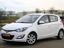 Wit Gebruikt 2013 Hyundai i20 Hatchback | € 5.999 (Eerlijke prijs)
